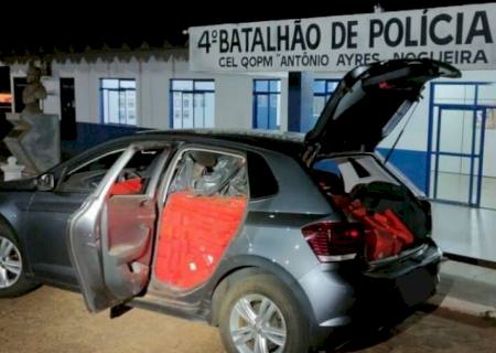 Após fuga e colisão, traficante abandona carro lotado de maconha em Ponta Porã