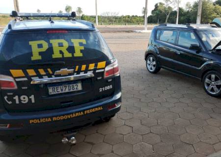 Carro roubado no Rio de Janeiro é recuperado pela PRF em Bataguassu