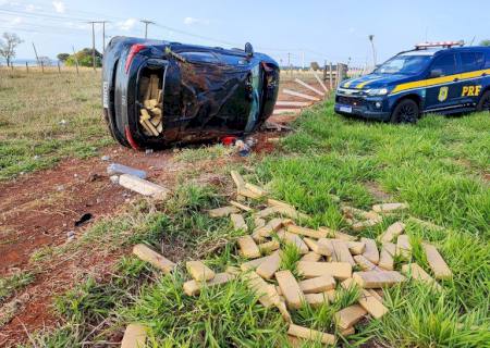 Traficante capota carro com mais de meia tonelada de maconha em Terenos