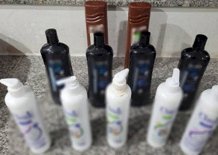 Casal estrangeiro é preso com 3,8 quilos de cocaína escondidos dentro de embalagens de shampoo