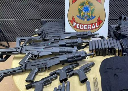 Em Campo Grande, Polícia Federal prende CAC com armamento pesado e documentos falsos da polícia