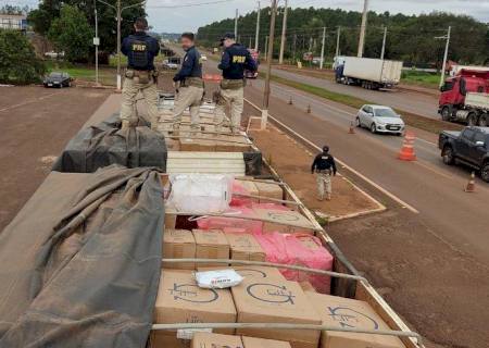 PRF apreende carga de cigarros e agrotóxicos contrabandeados em Dourados