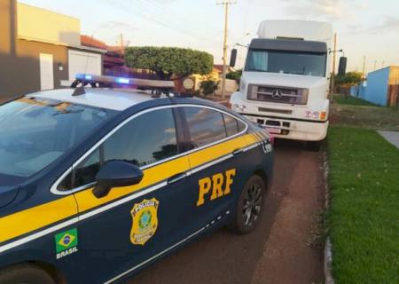 PRF em Rio Brilhante apreende carreta roubada e força tarefa liberta motorista sequestrado em SP