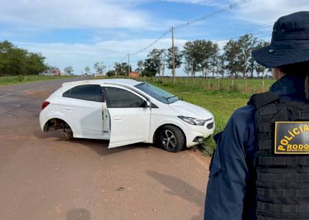 Em Nova Andradina, motorista perde controle do carro, capota e fica ferida na MS-134