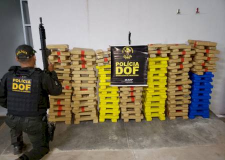 DOF intercepta carro com mais de 300 kg de maconha que seguia para o Paraná