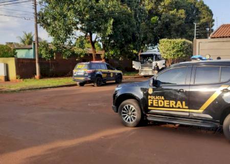 Polícia apreende carreta que descarregou pneus e formou barricada no Trevo da Bandeira em Dourados