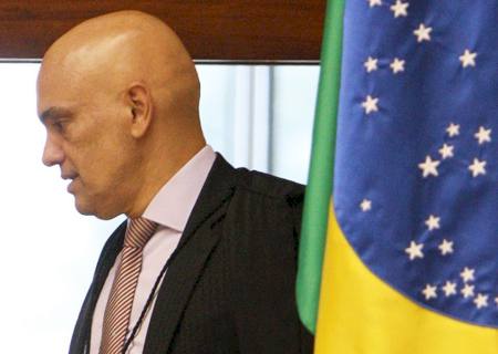 Alexandre de Moraes suspende porte de armas no Distrito Federal até o dia 2 de janeiro