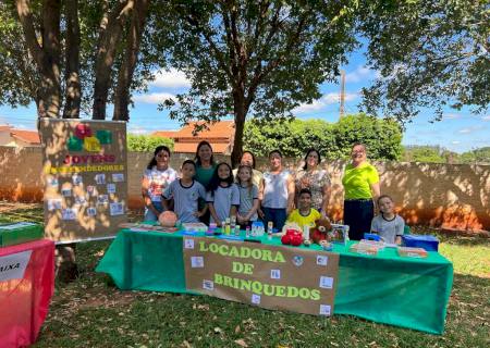 Estudantes de Nova Andradina participam da Feirinha do JEPP e expõem produtos feitos em sala de aula