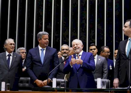 Democracia foi a grande vitoriosa, diz Lula em discurso de posse