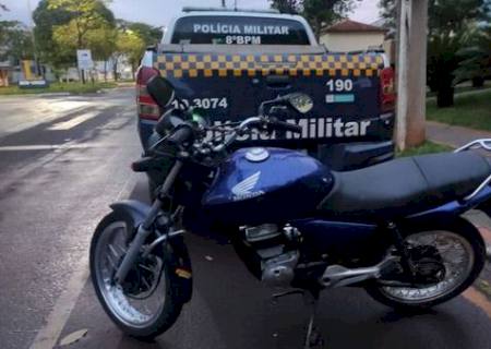 Polícia Militar apreende moto com licenciamento atrasado em Nova Andradina