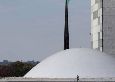 Senadores articulam lei para proibir empréstimos do BNDES