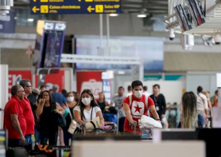 Anvisa derruba obrigatoriedade de máscaras em aeroportos e aviões