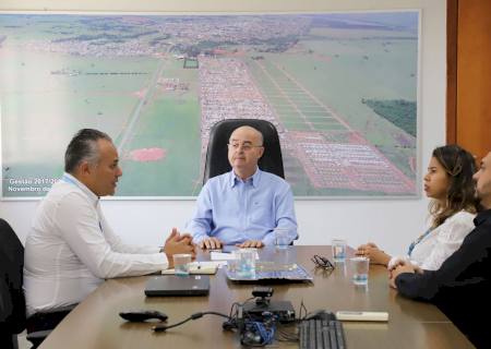 Em reunião com gerentes, Gilberto Garcia propõe projetos habitacionais