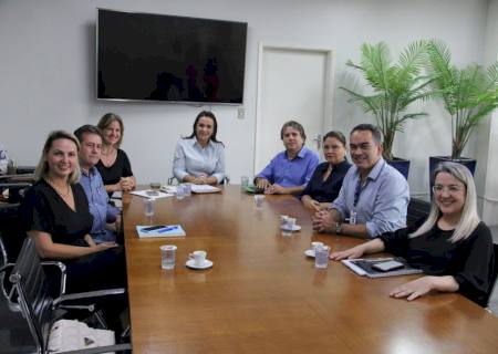 Caravina visita prefeita e discute parcerias na área da saúde da Capital