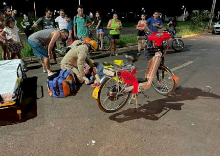 Colisão entre bicicleta elétrica e moto deixa idosa ferida no Jardim Universitário