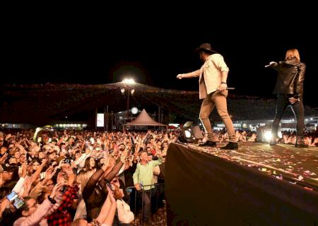 Edson e Hudson, Sempre Tem e homenagem aos pioneiros consolidam sucesso e encerram 42ª Festa do Sereno