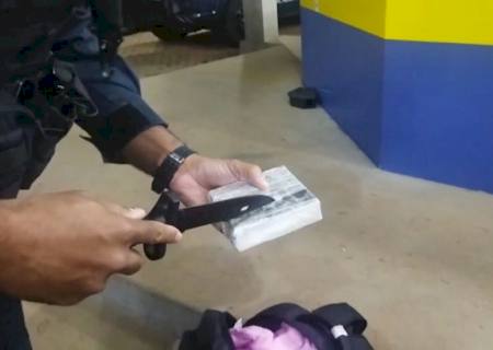 Passageira de ônibus é presa com tabletes de cocaína em Chapadão do Sul