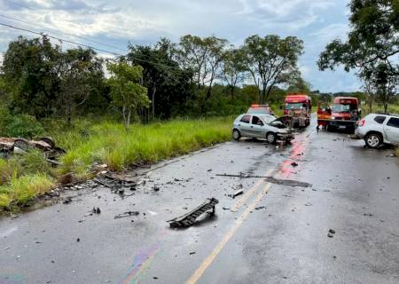 Colisão entre três carros deixa um morto e duas pessoas feridas em Campo Grande