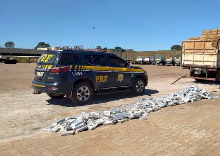 Em Água Clara, PRF encontra quase 500 kg de cocaína em carreta