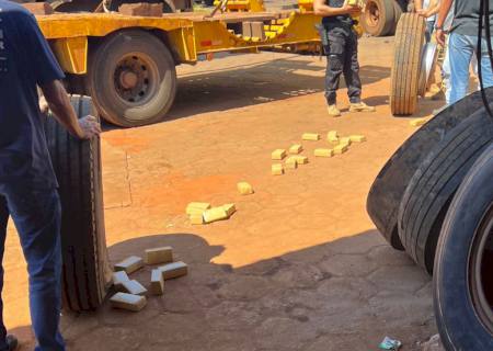 PF encontra maconha em pneus de caminhão-baú em Ponta Porã