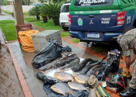 Polícia Ambiental autua pescadores com 80 kg de pescado e petrechos ilegais de pesca em Nova Casa Verde