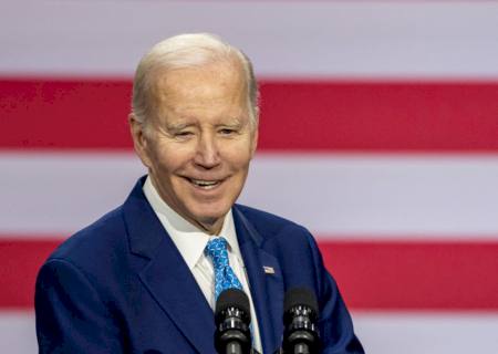 Joe Biden anuncia que concorrerá à reeleição nos EUA