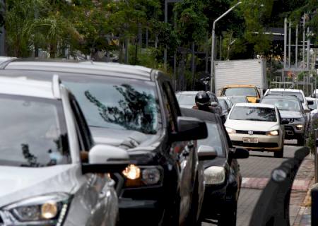 Proprietários de veículos têm até o fim do mês para pagar última parcela do IPVA