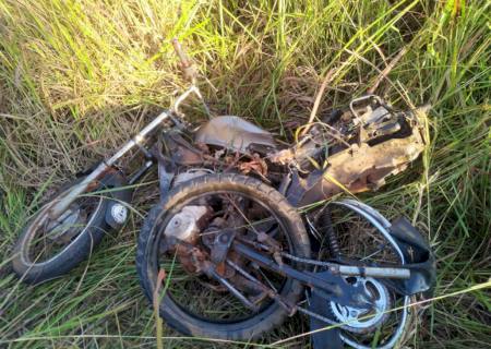 Duas ocupantes de moto são atingidas por caminhonete na MS-134, região do Assentamento Teijin