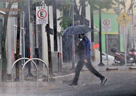 Aproximação de frente fria provoca mudanças no tempo neste sábado em MS