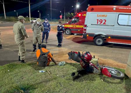 Motociclista sofre queda e é preso por embriaguez no Portal do Parque