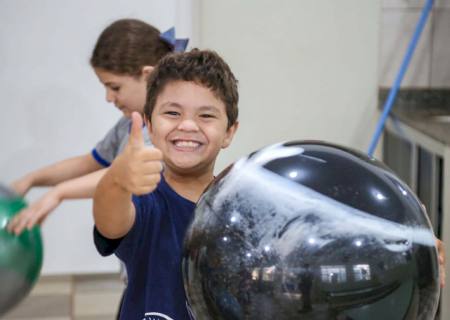 Batayporã: entrega de bolas e merenda com churrasco encerram Semana da Criança na Rede Municipal