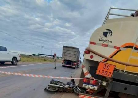 Motociclista morre atropelado por carreta na BR-463