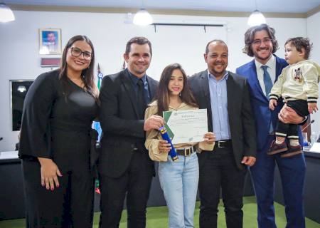 Com plenário lotado, Câmara Mirim de Batayporã toma posse durante sessão solene