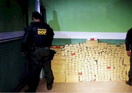 Veículo roubado em São Paulo é recuperado em Ponta Porã com mais de 600 kg de droga