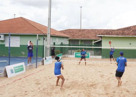 Curso em Rio Verde aborda pedagogia e iniciação ao beach tennis e futevôlei