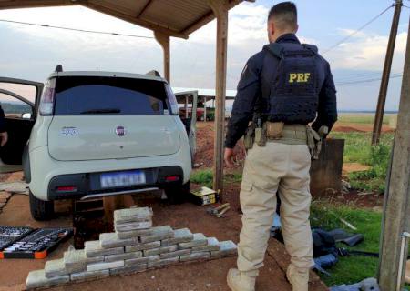 Carro é apreendido com 33 kg de cocaína em Ponta Porã