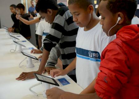 Escolas ampliam conexão à internet após a pandemia