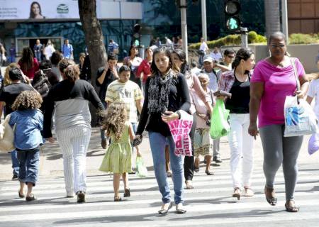 Taxa de desocupação cai para 7,8% em agosto, revela IBGE