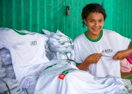 Prefeitura de Batayporã adquire mais de 300 uniformes para crianças e adolescentes do SCFV