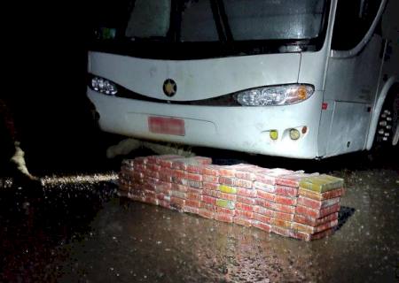 Ação policial apreende quase 100 kg de cocaína em ônibus com estrangeiros em Nova Alvorada do Sul