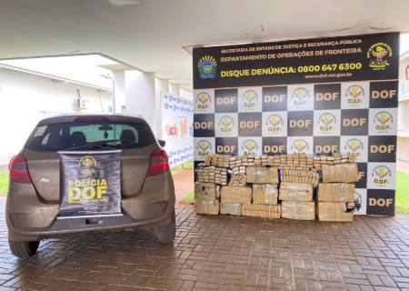 Carro é abandonado com 430 kg de maconha em Dourados