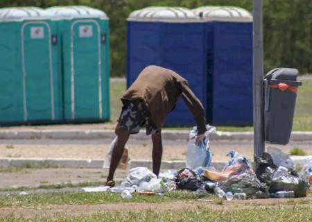 Governo cria pontos de higiene para população em situação de rua