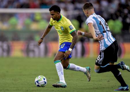 Brasil perde de 1 a 0 para Argentina no Maracanã