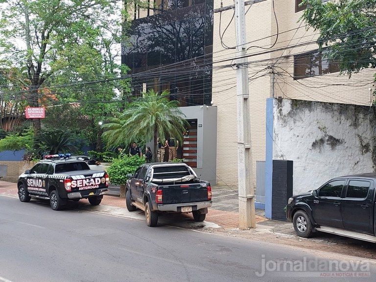 PF faz operação para prender 31 suspeitos de vender 43 mil armas a facções brasileiras