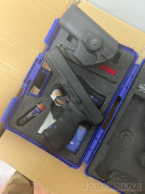 PF faz operação para prender 31 suspeitos de vender 43 mil armas a facções brasileiras