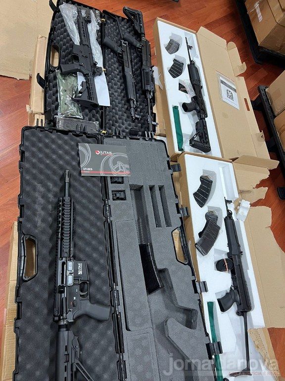 PF faz operação para prender 31 suspeitos de vender 43 mil armas a facções brasileiras