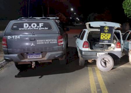 Dois carros carregados com pneus ilegais são apreendidos pelo DOF em Eldorado