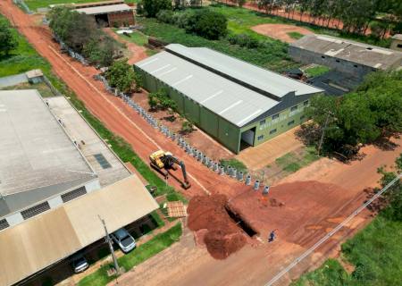 Obras de pavimentação do Distrito Industrial valorizam indústrias locais e poderá atrair novos investimentos