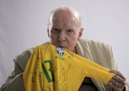 Lenda do futebol mundial, Zagallo morre aos 92 anos