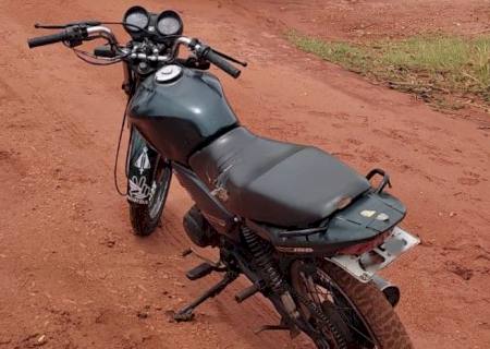 Jovem com moto adulterada é detido após fuga da Polícia Militar em Batayporã